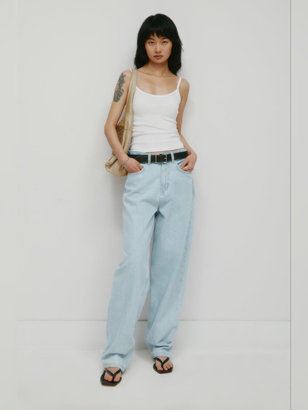 KOTN Antifit Denim In Light Wash